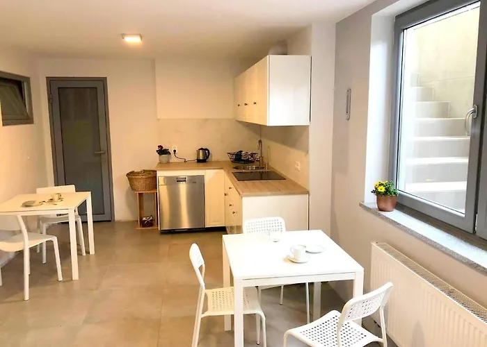 ホームステイ Alcala ポビエロボ